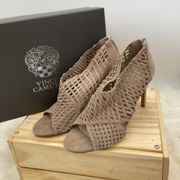 NIB Vince Camuto Armenta Lattice Sandal Taupe